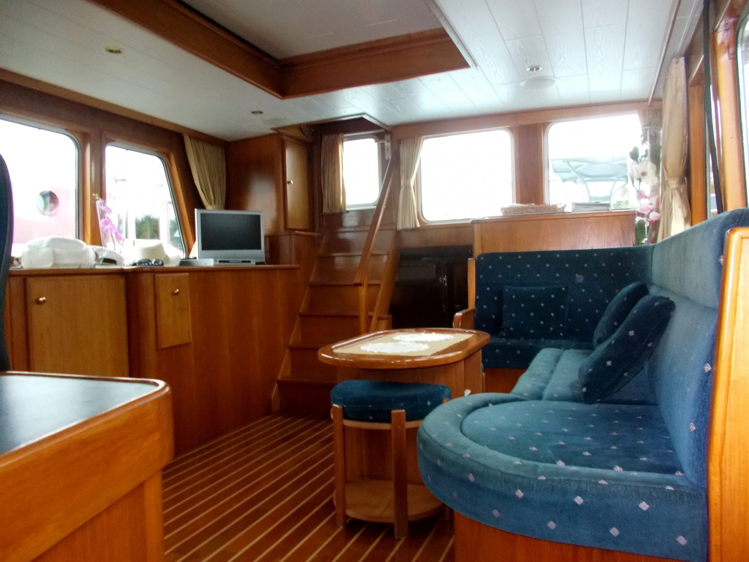 slider 6 Bateau Logement CAT B mer et canal du midi exceptionnel 3 cab + auto